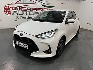 Used 2024 Toyota Yaris Design White - Interior and Exterior details 3
