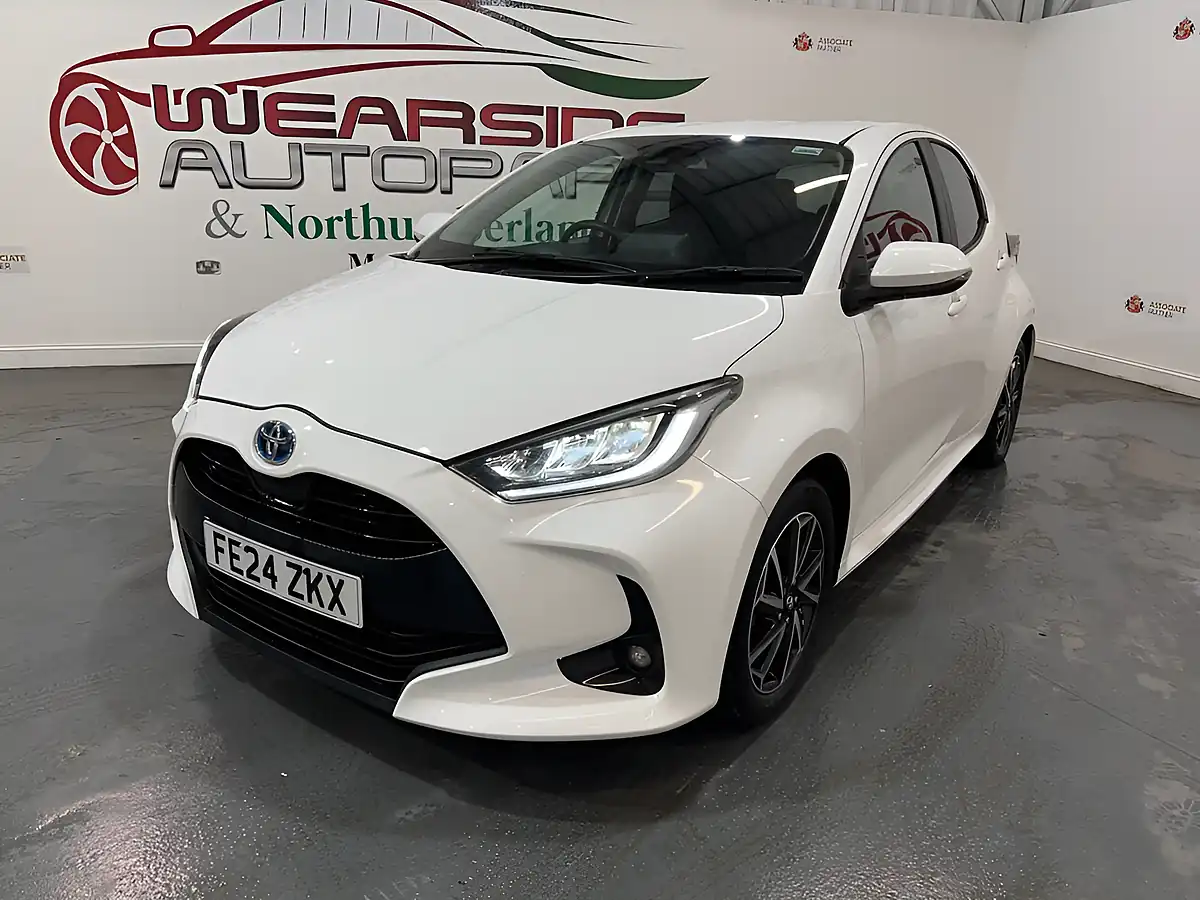 Used 2024 Toyota Yaris Design White - Interior and Exterior details 3