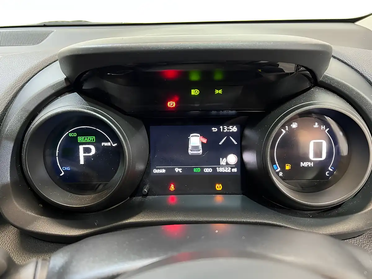 Used 2024 Toyota Yaris Design White - Interior and Exterior details 9