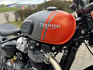 Used 2024 Triumph Bonneville Bobber Grey/Orange - Interior and Exterior details 13
