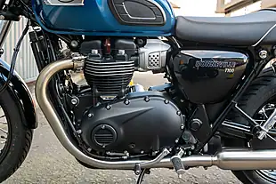Used 2024 Triumph Bonneville T100 Chrome Edition Cobalt Blue - Interior and Exterior details 10