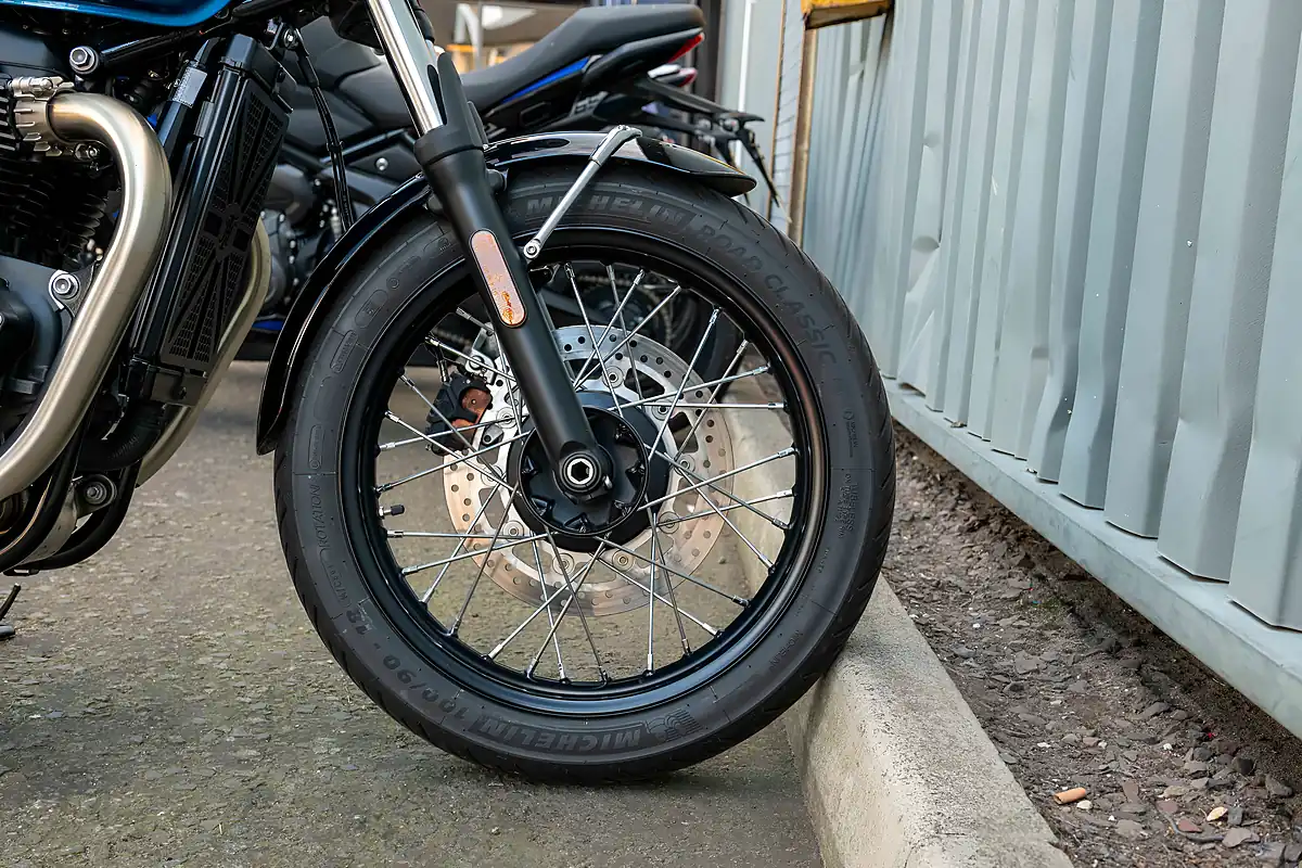 Used 2024 Triumph Bonneville T100 Chrome Edition Cobalt Blue - Interior and Exterior details 12