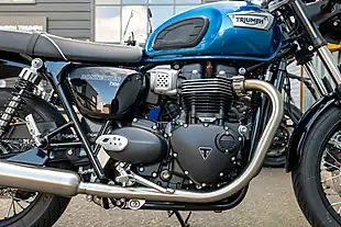 Used 2024 Triumph Bonneville T100 Chrome Edition Cobalt Blue - Interior and Exterior details 13
