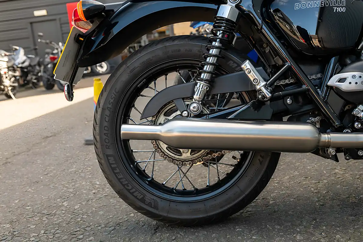 Used 2024 Triumph Bonneville T100 Chrome Edition Cobalt Blue - Interior and Exterior details 14