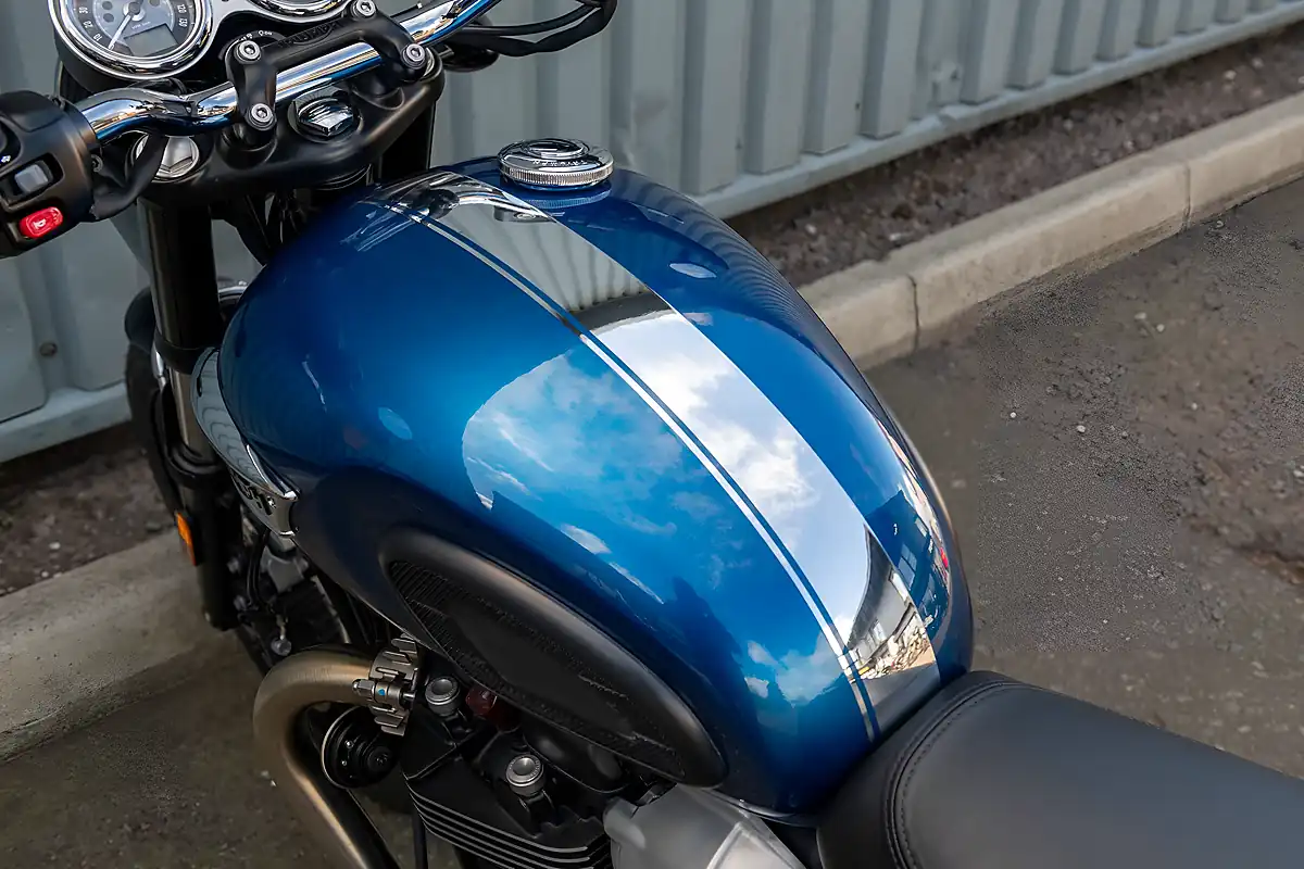 Used 2024 Triumph Bonneville T100 Chrome Edition Cobalt Blue - Interior and Exterior details 19