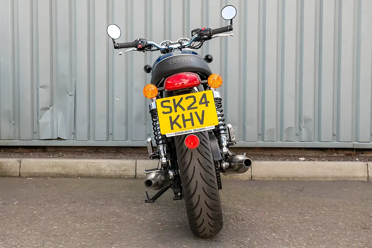 Used 2024 Triumph Bonneville T100 Chrome Edition Cobalt Blue - Interior and Exterior details 7