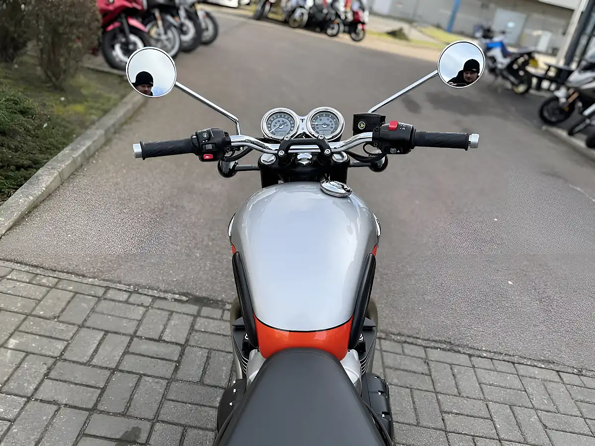 Used 2024 Triumph Bonneville T100 Silver/Orange - Interior and Exterior details 11