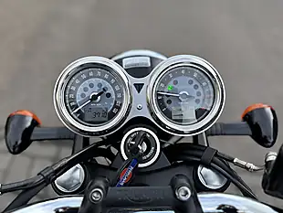 Used 2024 Triumph Bonneville T100 Silver/Orange - Interior and Exterior details 12