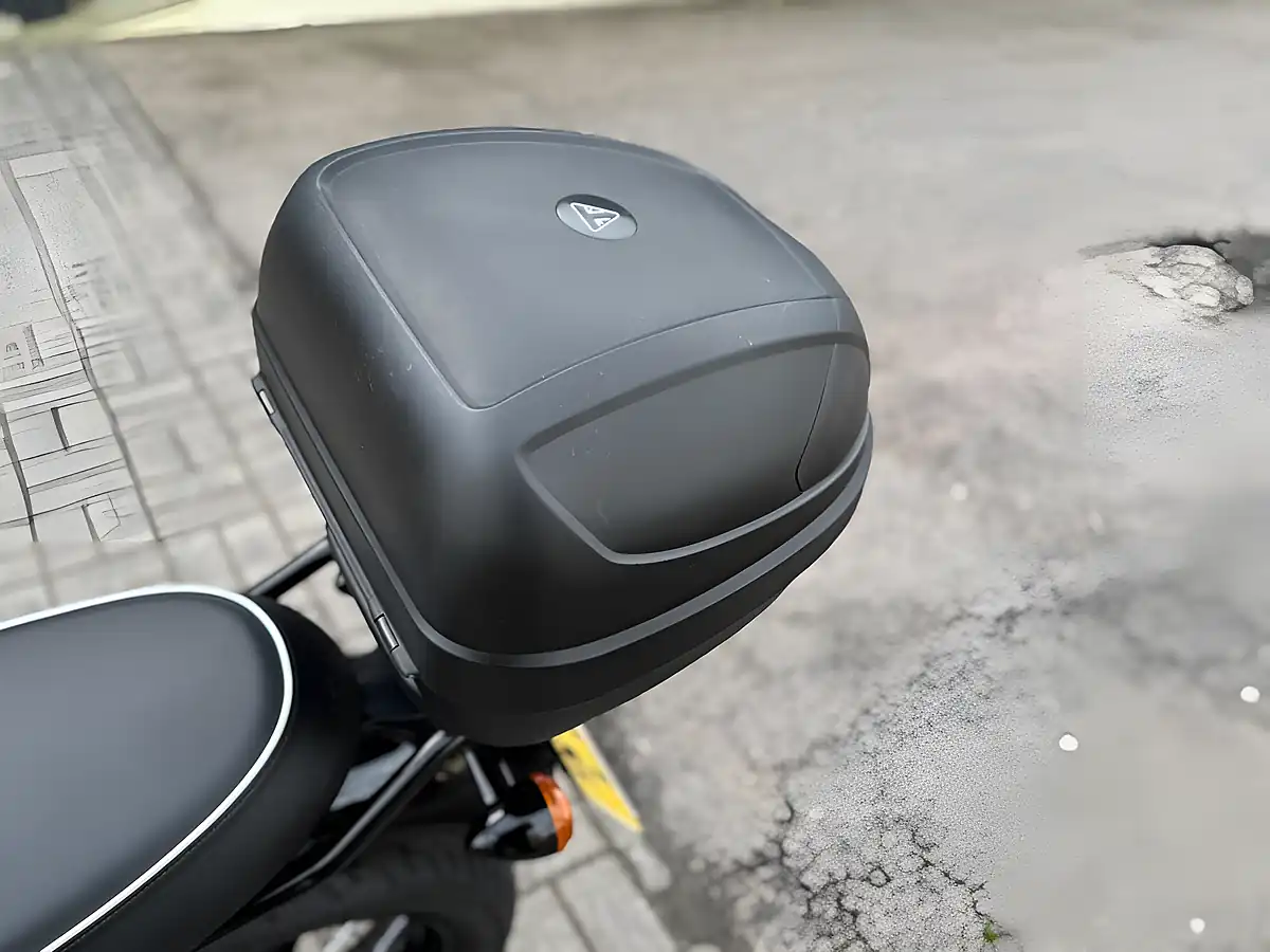 Used 2024 Triumph Bonneville T100 Silver/Orange - Interior and Exterior details 14