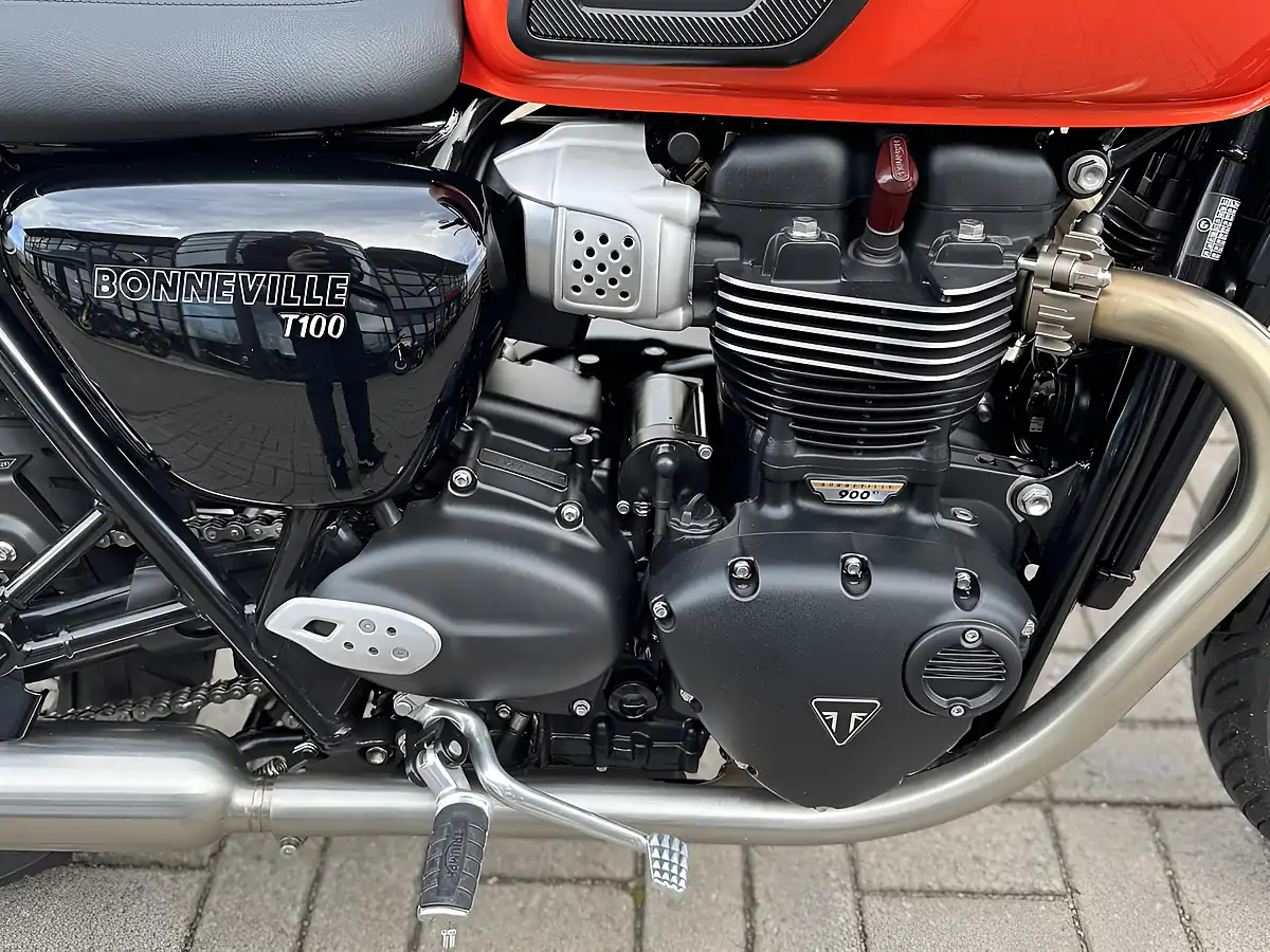 Used 2024 Triumph Bonneville T100 Silver/Orange - Interior and Exterior details 16