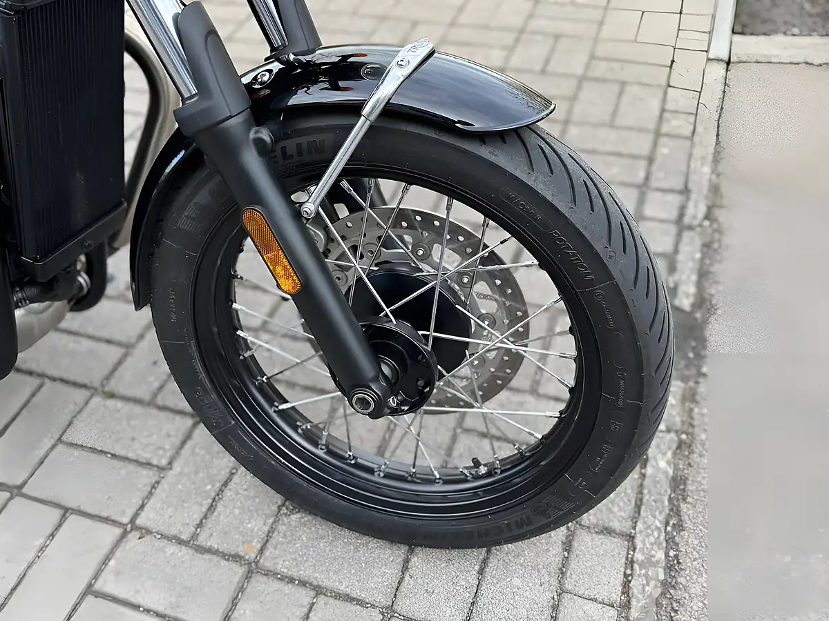 Used 2024 Triumph Bonneville T100 Silver/Orange - Interior and Exterior details 18