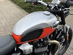 Used 2024 Triumph Bonneville T100 Silver/Orange - Interior and Exterior details 20
