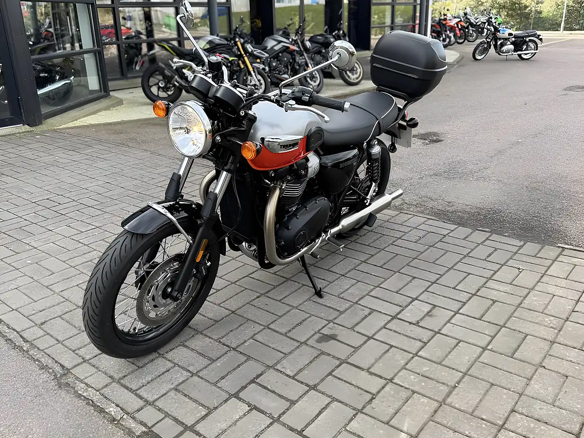 Used 2024 Triumph Bonneville T100 Silver/Orange - Interior and Exterior details 6