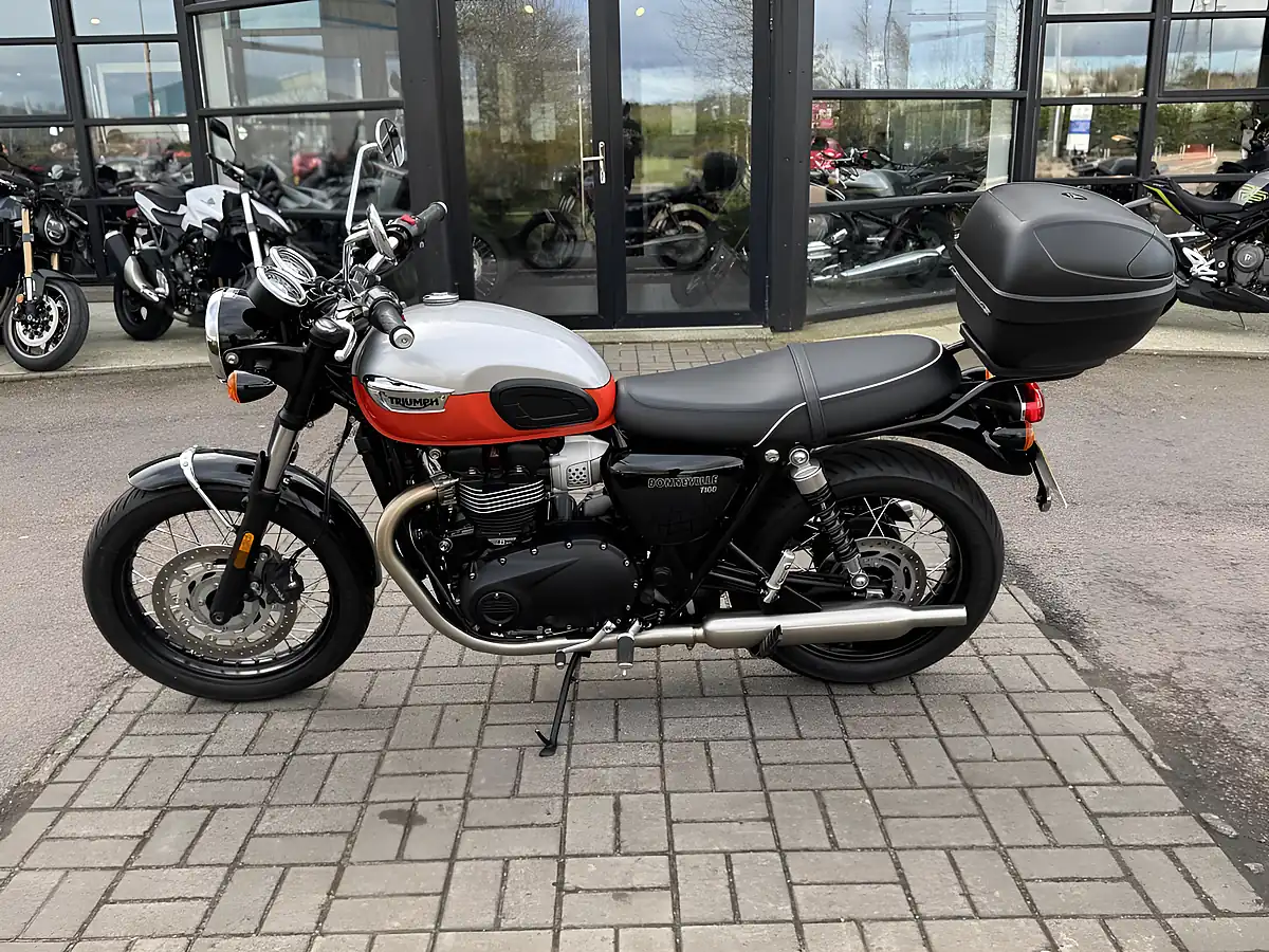 Used 2024 Triumph Bonneville T100 Silver/Orange - Interior and Exterior details 7