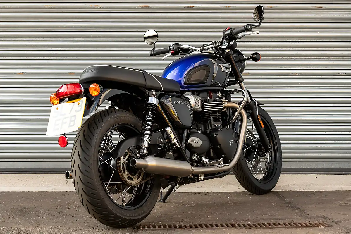 Used 2024 Triumph Bonneville T100 Stealth Edition Sapphire Blue / Silver Blue - Interior and Exterior details 12