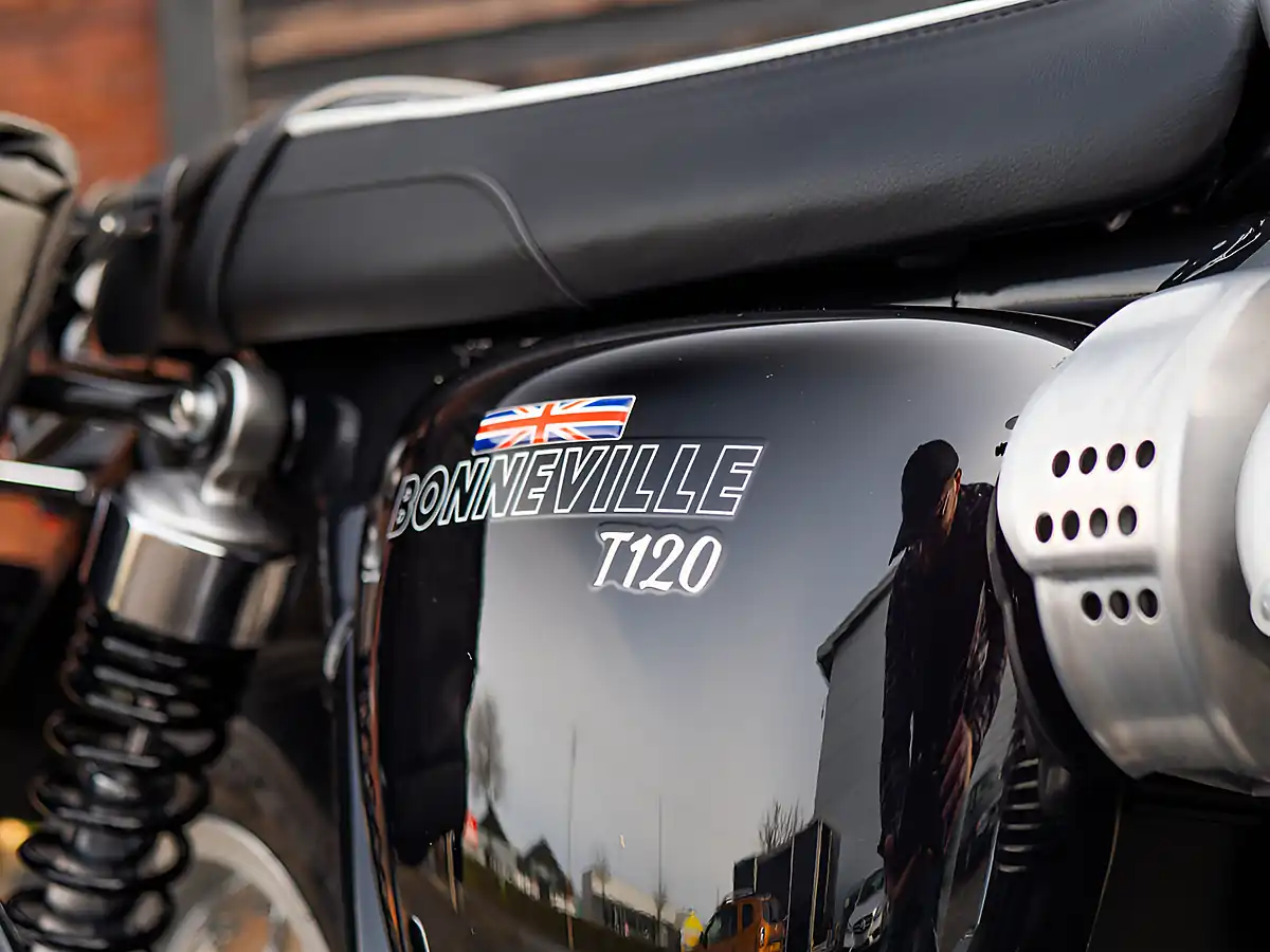 Used 2024 Triumph Bonneville T120 Red and Silver - Interior and Exterior details 16