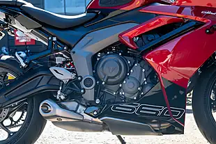 Used 2024 Triumph Daytona 660 Carnival Red / Sapphire Black - Interior and Exterior details 13
