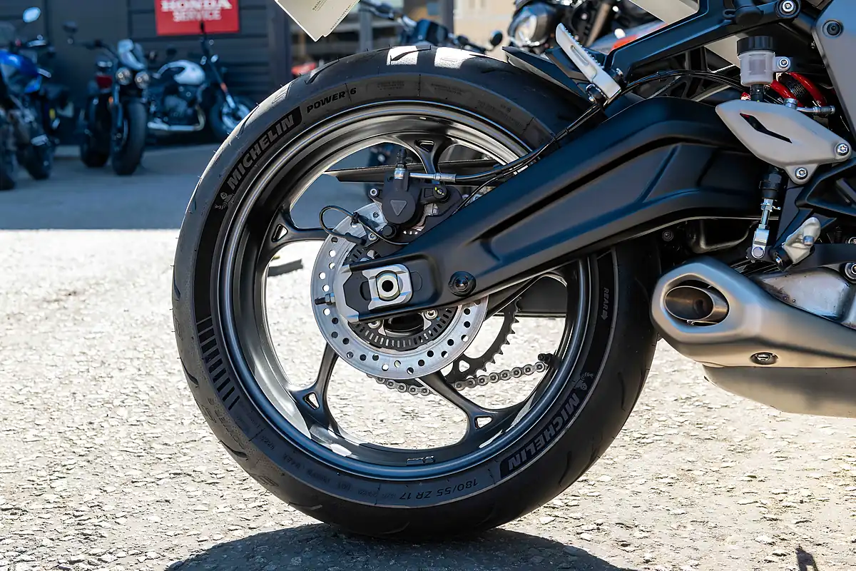Used 2024 Triumph Daytona 660 Carnival Red / Sapphire Black - Interior and Exterior details 14
