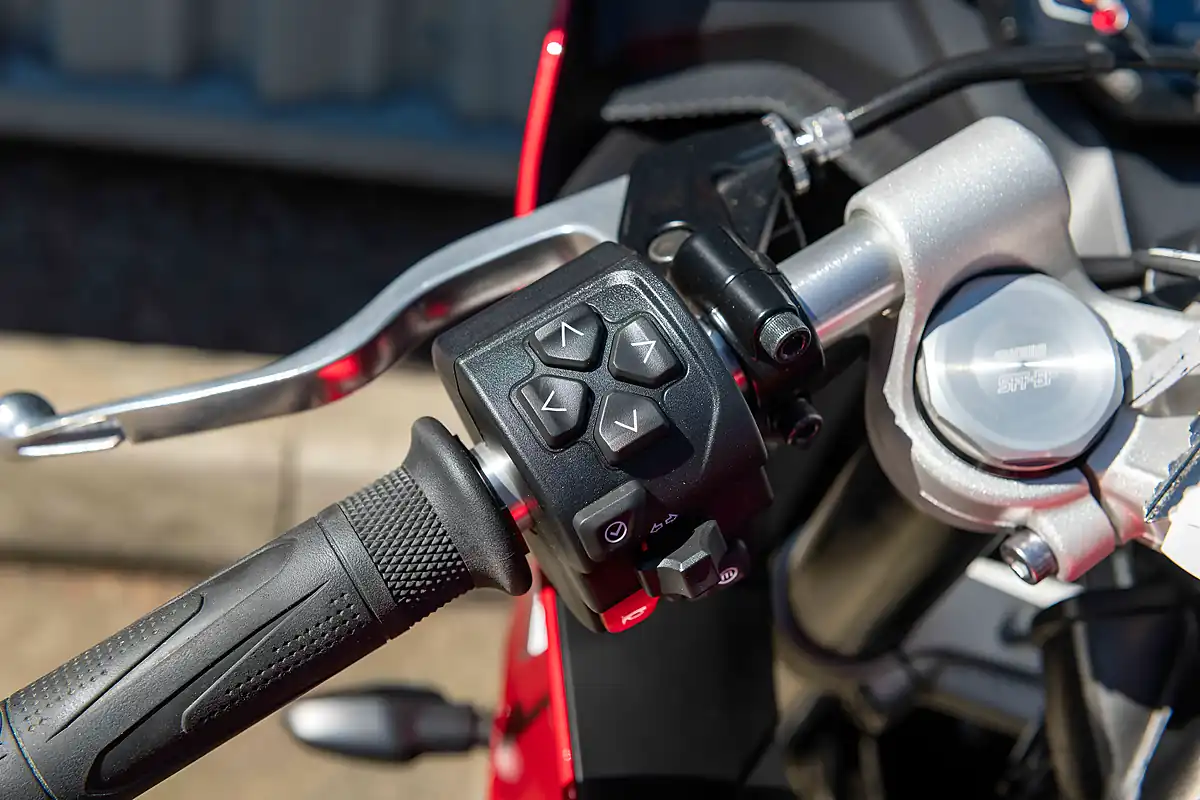 Used 2024 Triumph Daytona 660 Carnival Red / Sapphire Black - Interior and Exterior details 15