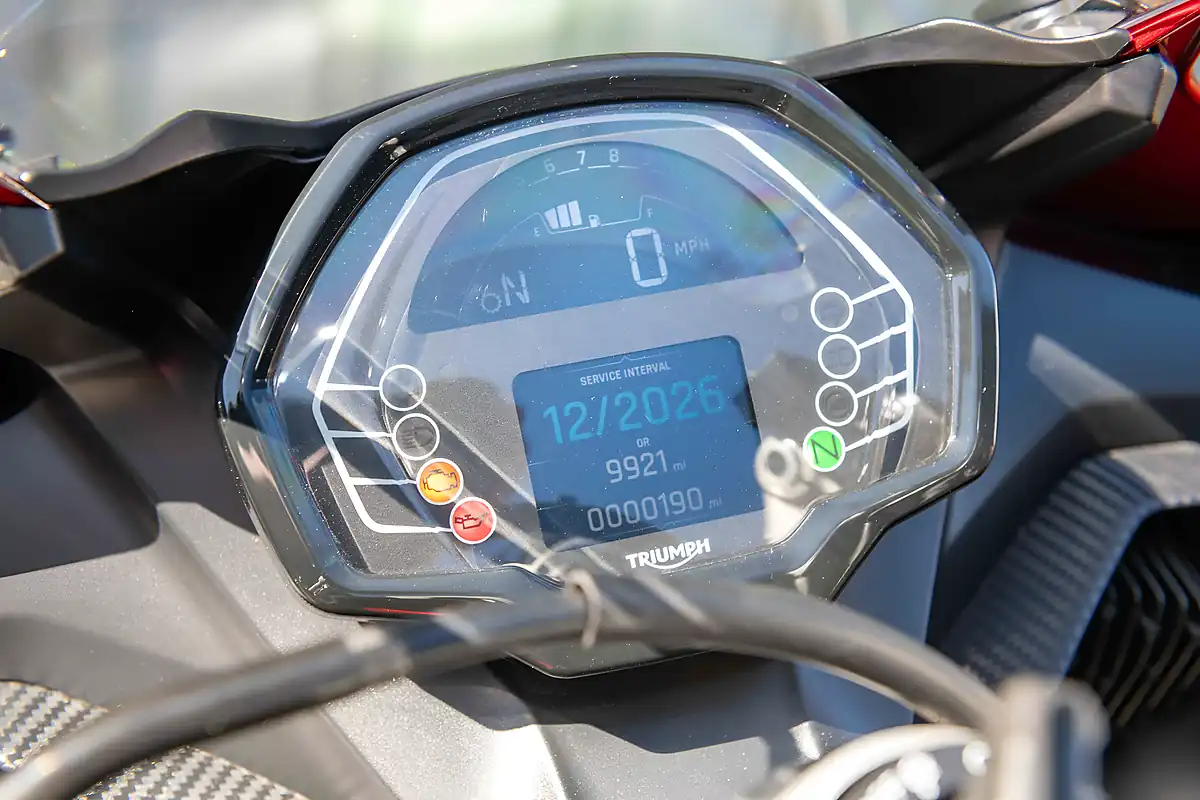 Used 2024 Triumph Daytona 660 Carnival Red / Sapphire Black - Interior and Exterior details 16