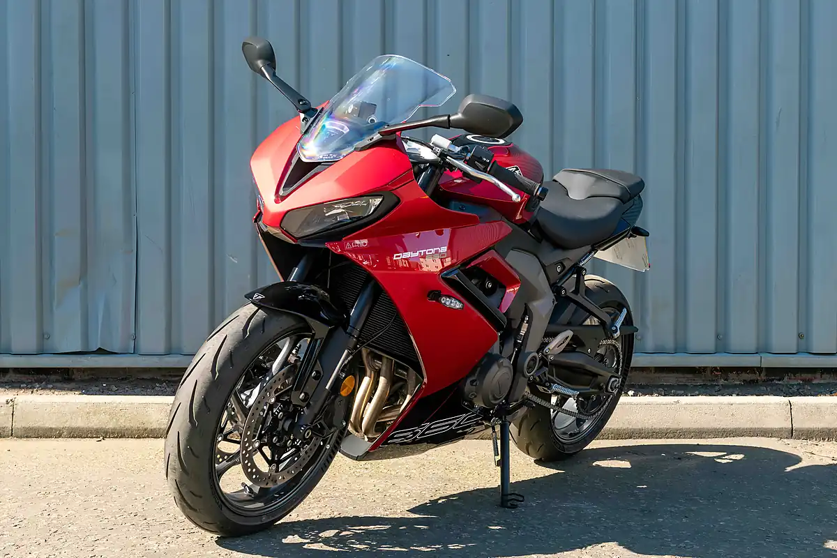 Used 2024 Triumph Daytona 660 Carnival Red / Sapphire Black - Interior and Exterior details 4