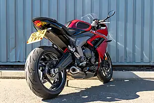 Used 2024 Triumph Daytona 660 Carnival Red / Sapphire Black - Interior and Exterior details 8