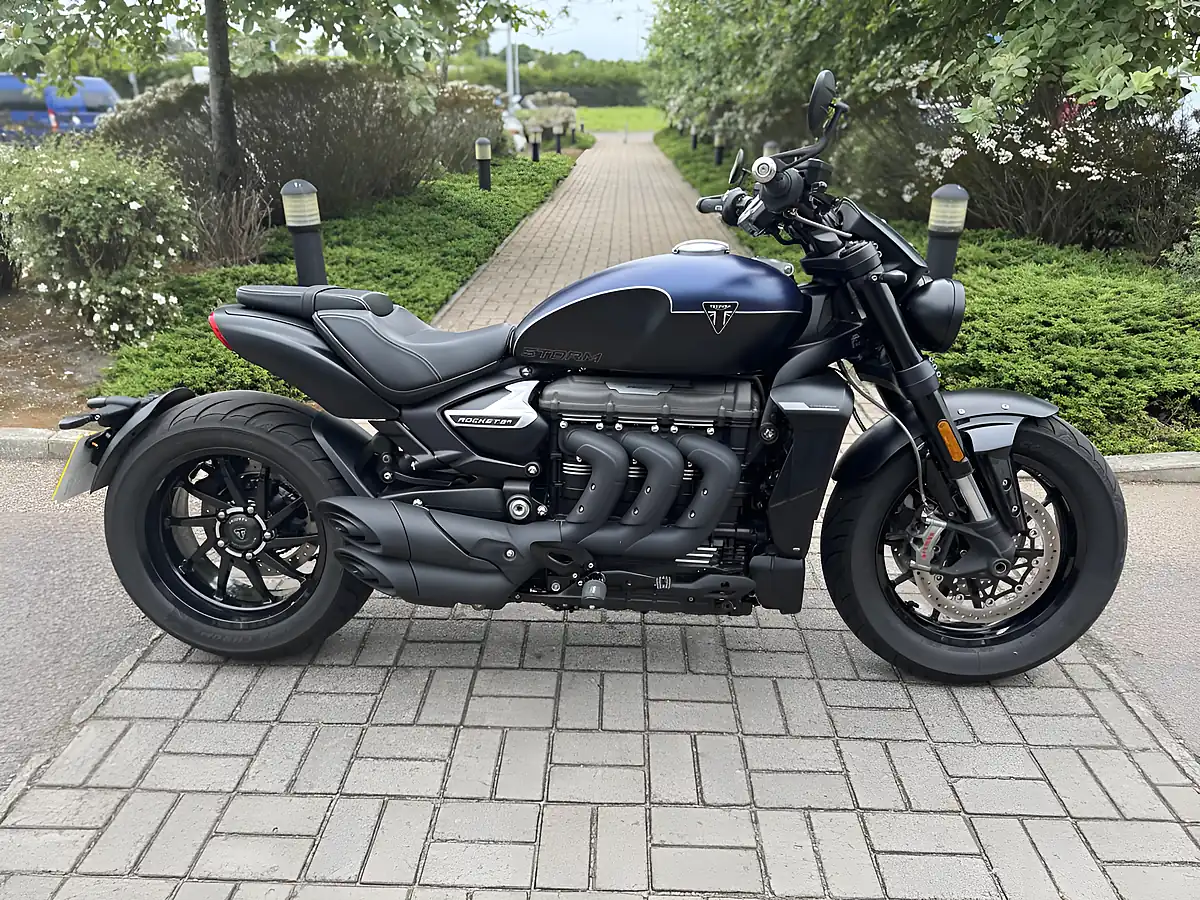 Used 2024 Triumph Rocket 3 R Blue/Black - Front View