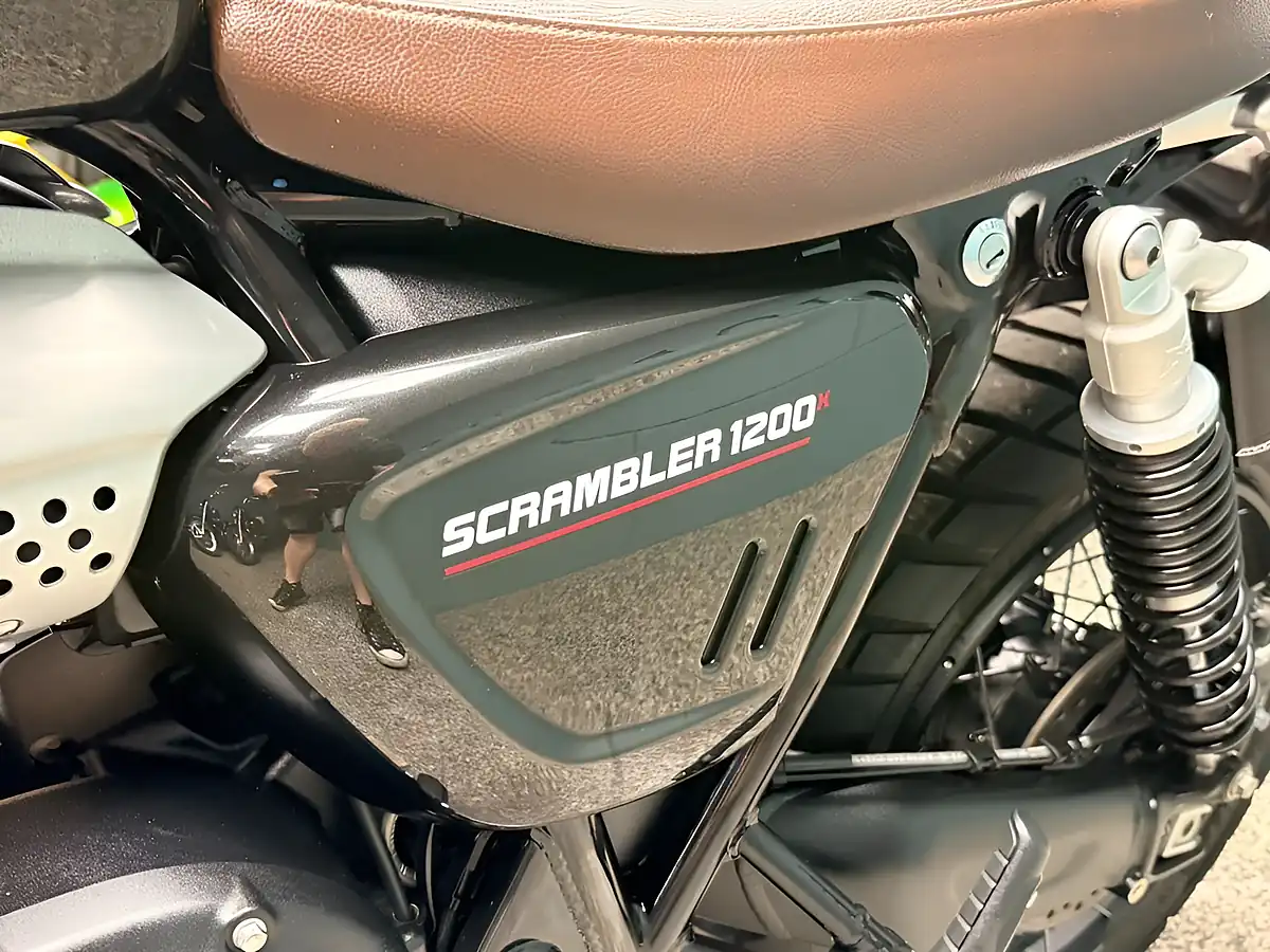 Used 2024 Triumph Scrambler 1200 X Black - Interior and Exterior details 17