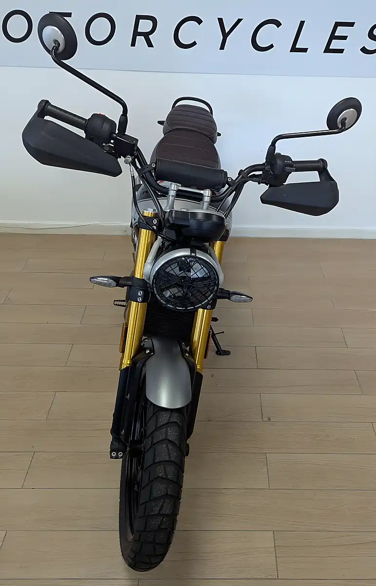 Used 2024 Triumph Scrambler 400 Modern Classics Black - Interior and Exterior details 18