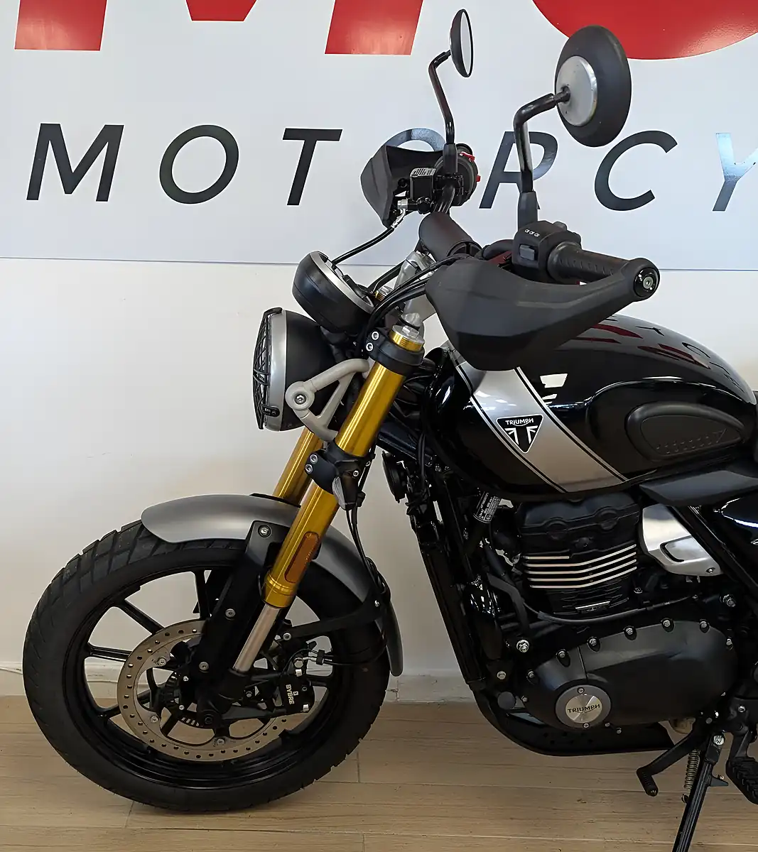 Used 2024 Triumph Scrambler 400 Modern Classics Black - Interior and Exterior details 8