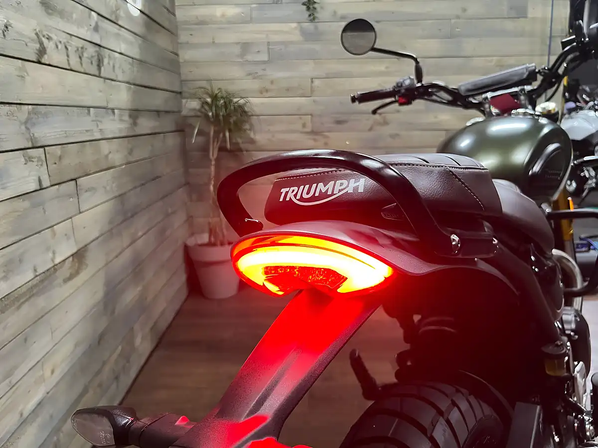 Used 2024 Triumph Scrambler 400 Modern Classics Green - Interior and Exterior details 8