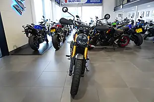 Used 2024 Triumph Scrambler 400 X Red Metallic - Interior and Exterior details 3
