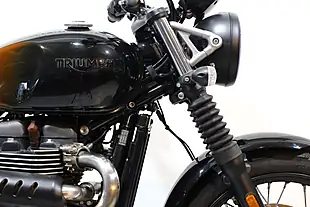 Used 2024 Triumph Scrambler 900 Orange Stealth Orange - Interior and Exterior details 4