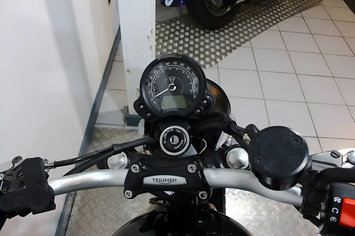 Used 2024 Triumph Scrambler 900 Orange Stealth Orange - Interior and Exterior details 8