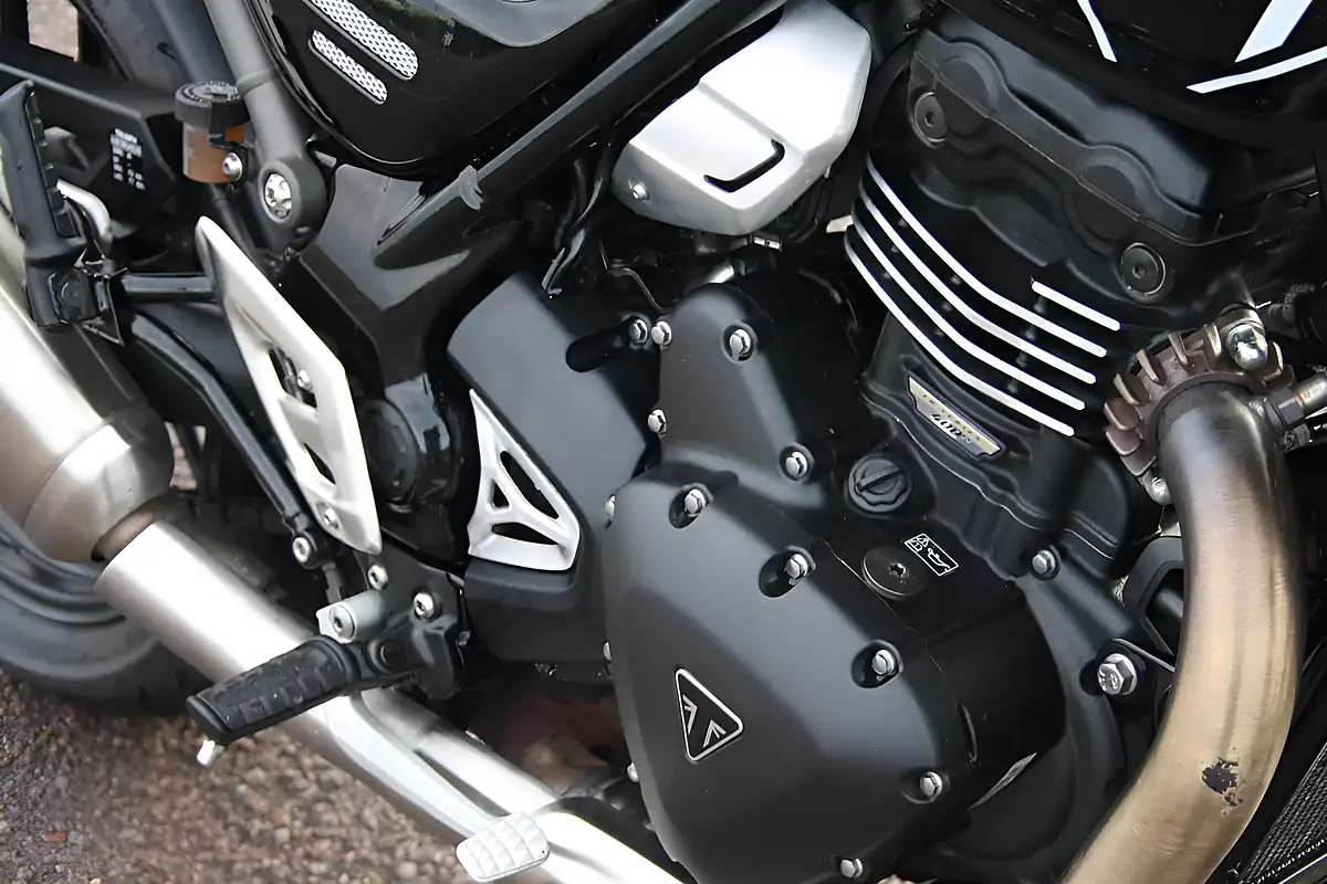Used 2024 Triumph Speed 400 Black/Grey - Interior and Exterior details 11