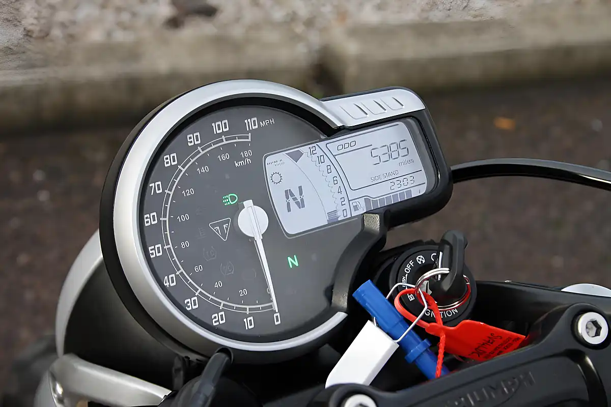 Used 2024 Triumph Speed 400 Black/Grey - Interior and Exterior details 8