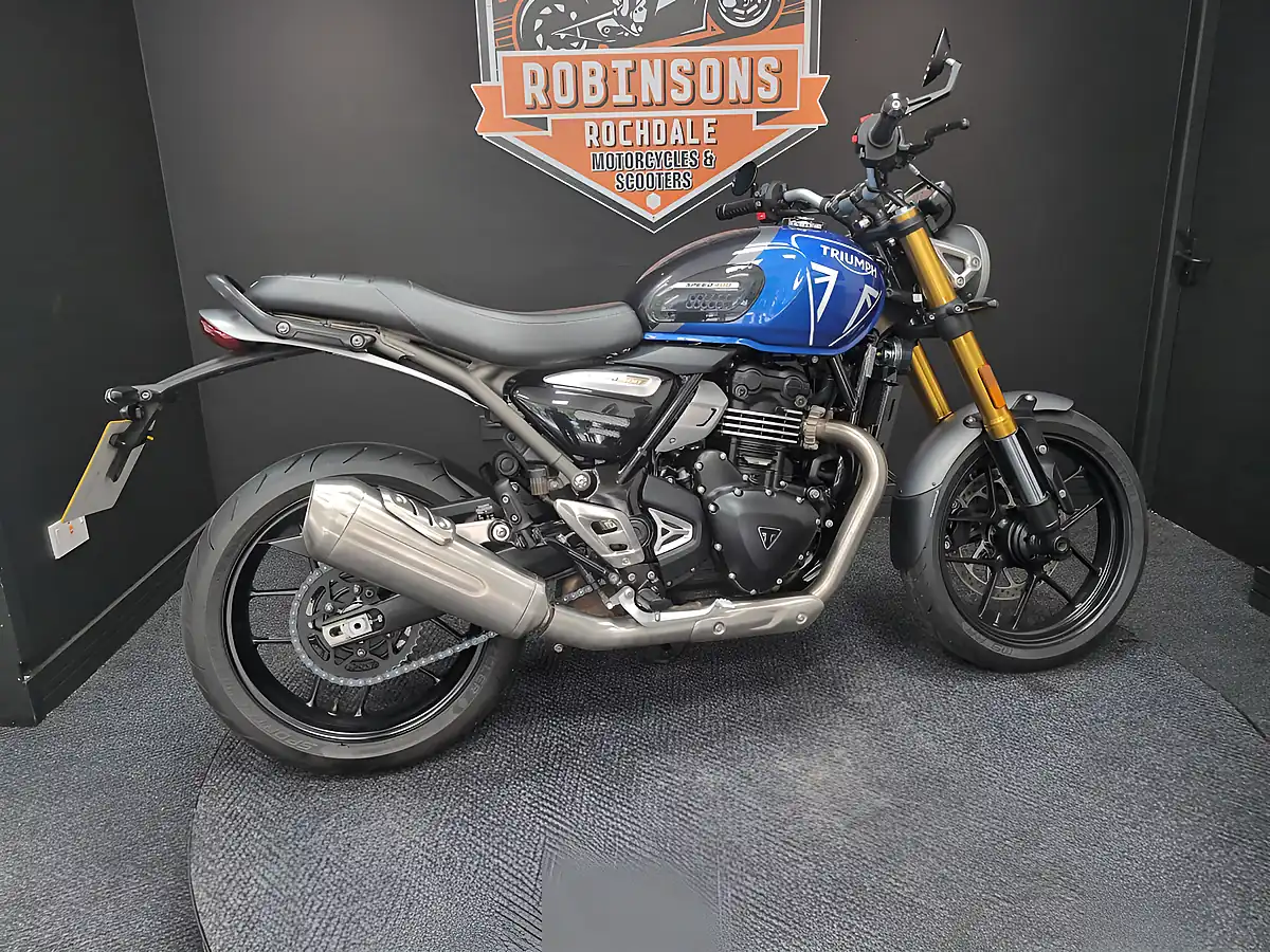 Used 2024 Triumph Speed 400 Blue - Interior and Exterior details 6