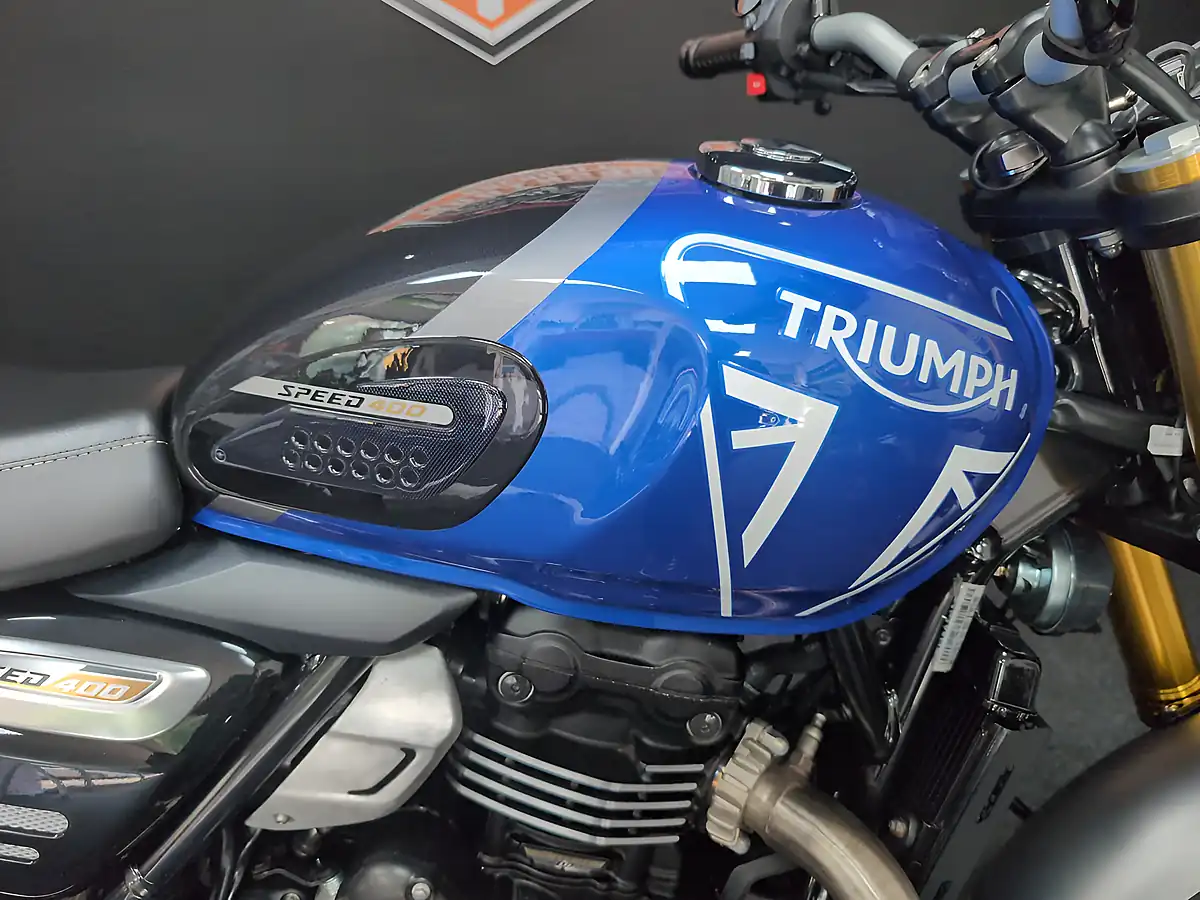 Used 2024 Triumph Speed 400 Blue - Interior and Exterior details 8