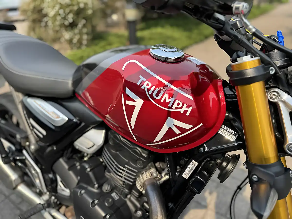 Used 2024 Triumph Speed 400 Red/Grey - Interior and Exterior details 12