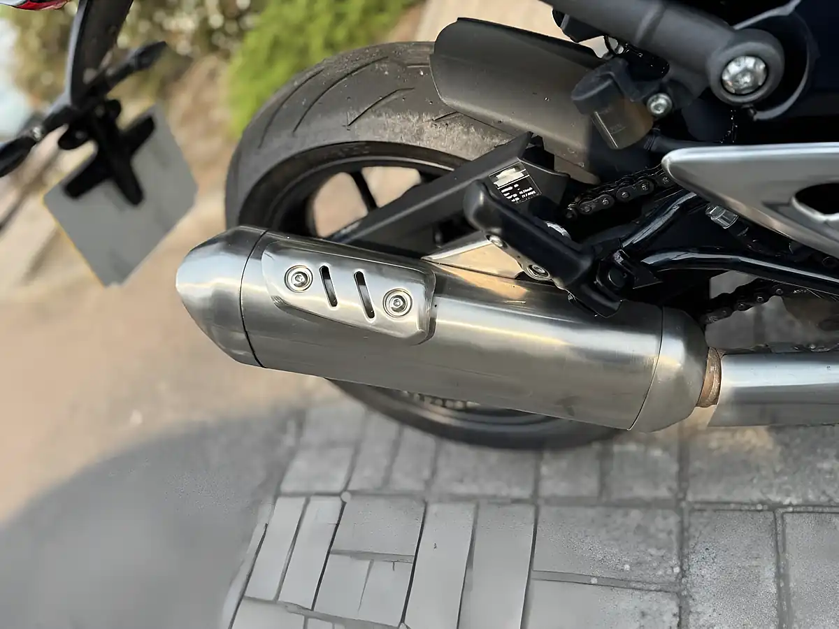 Used 2024 Triumph Speed 400 Red/Grey - Interior and Exterior details 16
