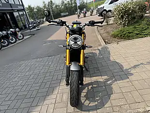Used 2024 Triumph Speed 400 Red/Grey - Interior and Exterior details 5