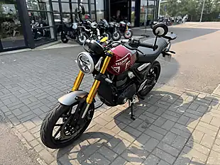 Used 2024 Triumph Speed 400 Red/Grey - Interior and Exterior details 6