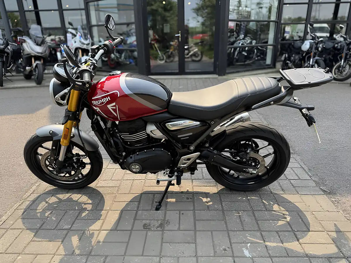 Used 2024 Triumph Speed 400 Red/Grey - Interior and Exterior details 7