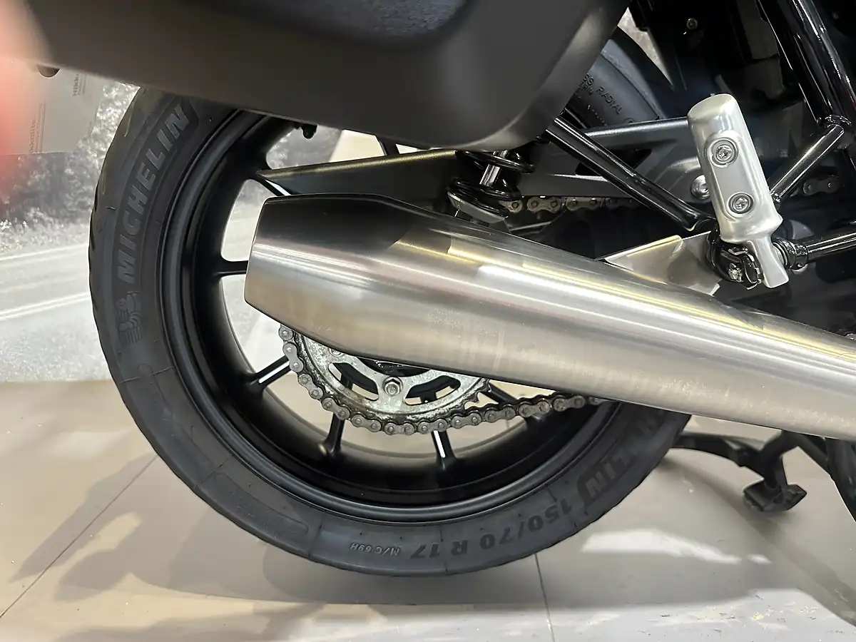 Used 2024 Triumph Speed Twin 900 Classic Red - Interior and Exterior details 12