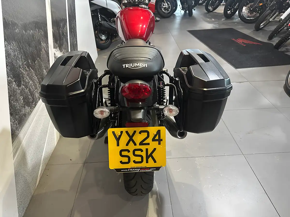 Used 2024 Triumph Speed Twin 900 Classic Red - Interior and Exterior details 14