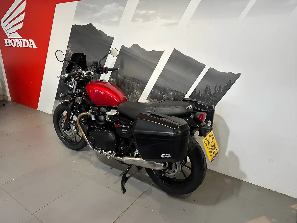 Used 2024 Triumph Speed Twin 900 Classic Red - Interior and Exterior details 20