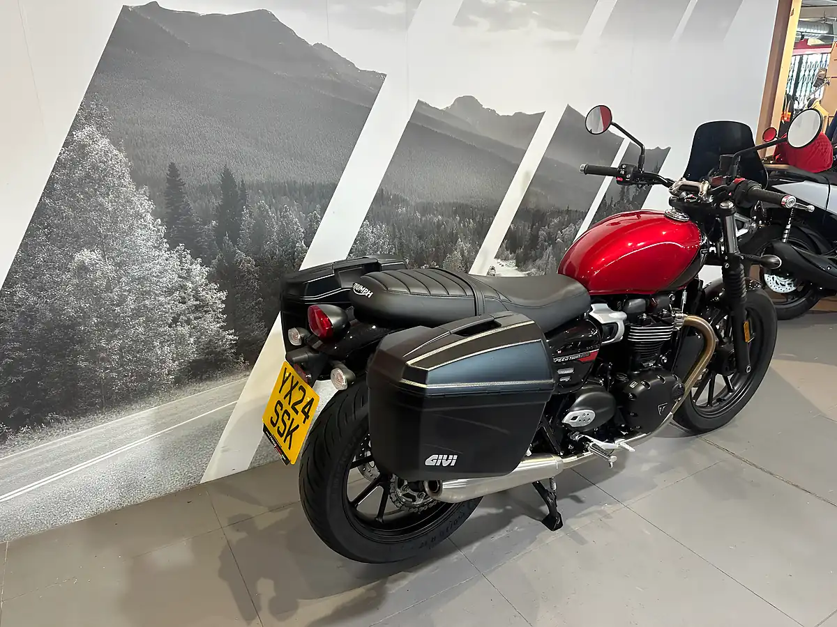 Used 2024 Triumph Speed Twin 900 Classic Red - Interior and Exterior details 3