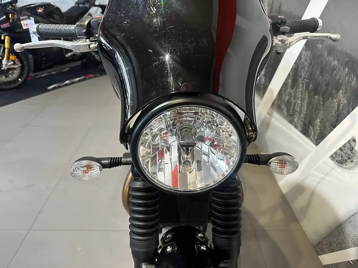 Used 2024 Triumph Speed Twin 900 Classic Red - Interior and Exterior details 6
