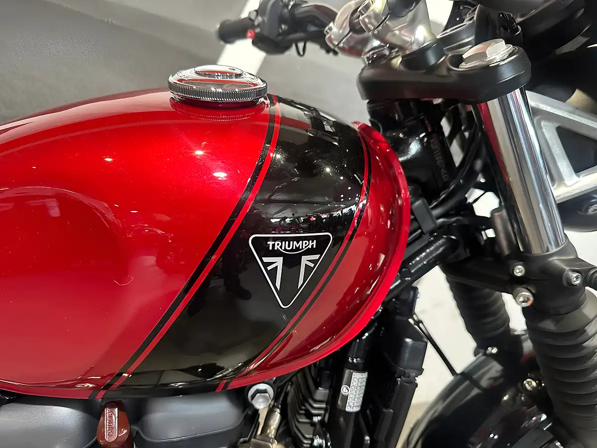 Used 2024 Triumph Speed Twin 900 Classic Red - Interior and Exterior details 8