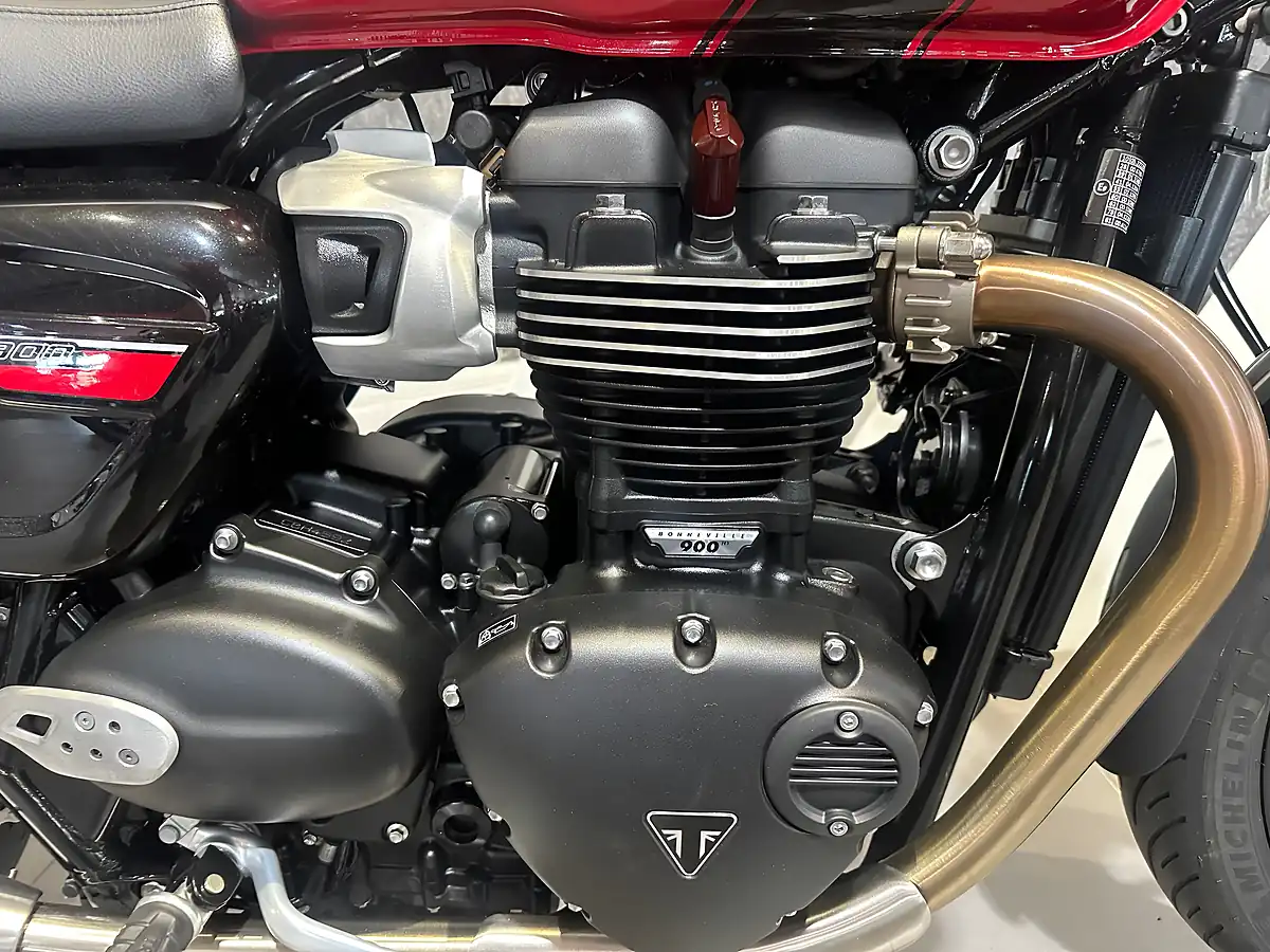 Used 2024 Triumph Speed Twin 900 Classic Red - Interior and Exterior details 9